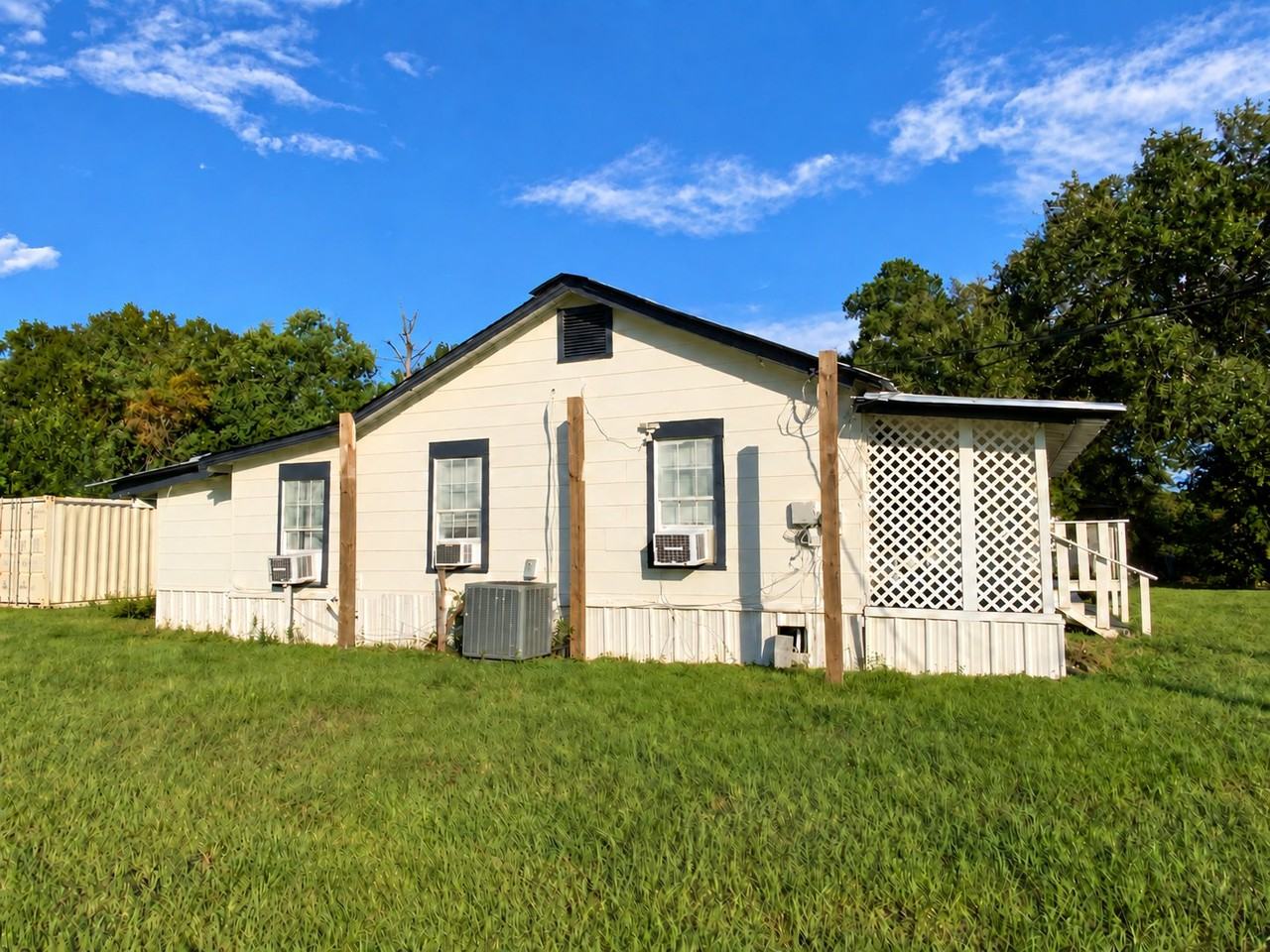 114 Melton St - Photo 3 of 14