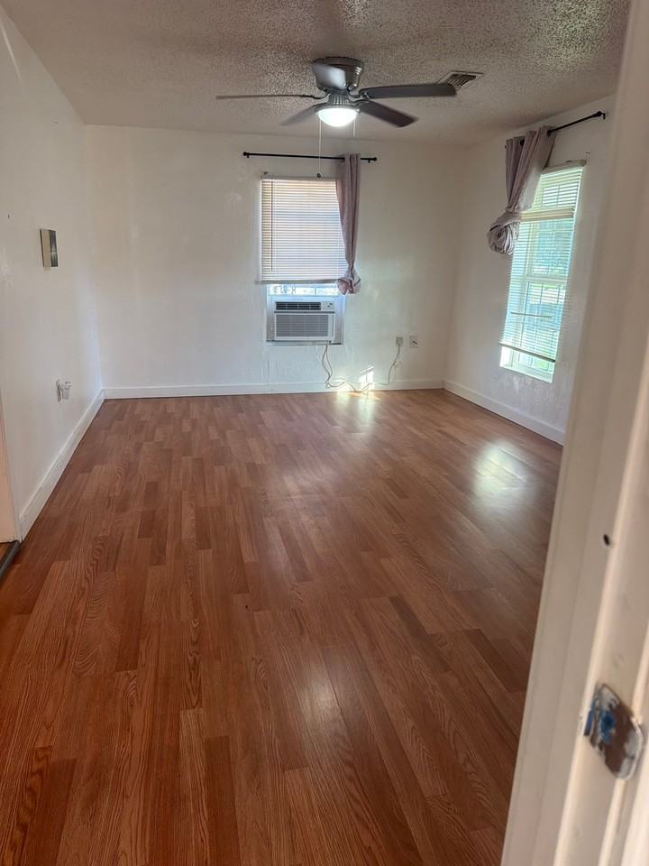 114 Melton St - Photo 5 of 14