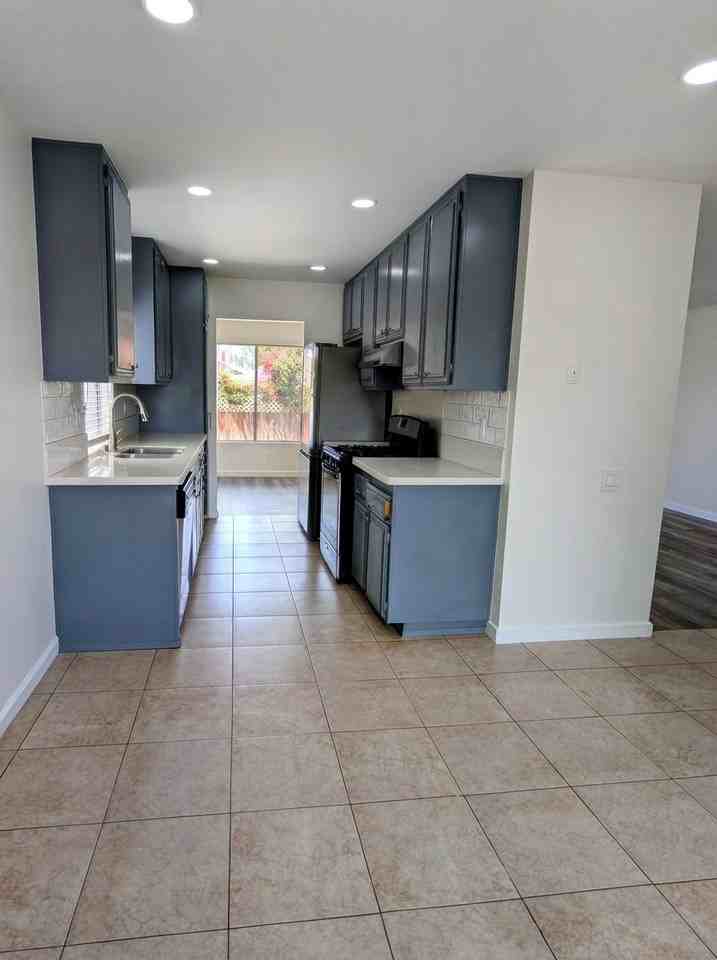 11242 Nalco St - Photo 3 of 18