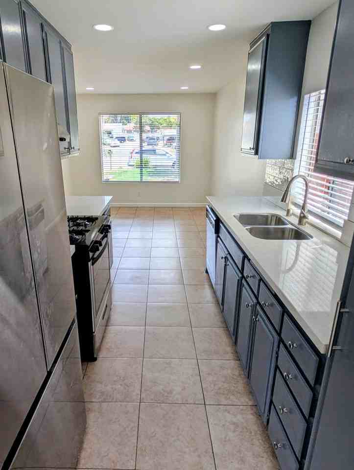 11242 Nalco St - Photo 6 of 18