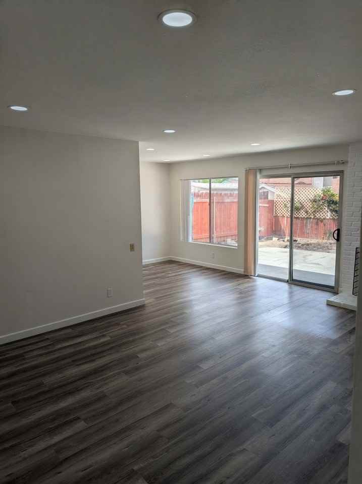 11242 Nalco St - Photo 7 of 18