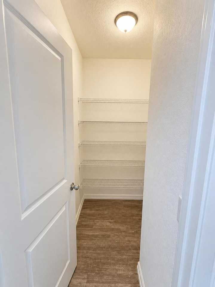 1021 Margot Ln - Photo 4 of 17