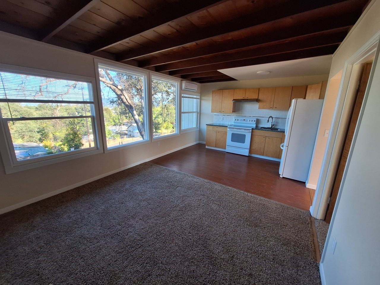 140 N Lakeview St - Photo 5 of 8