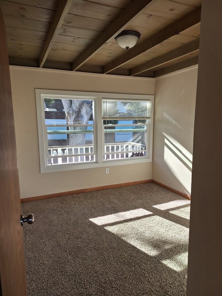 140 N Lakeview St - Photo 6 of 8