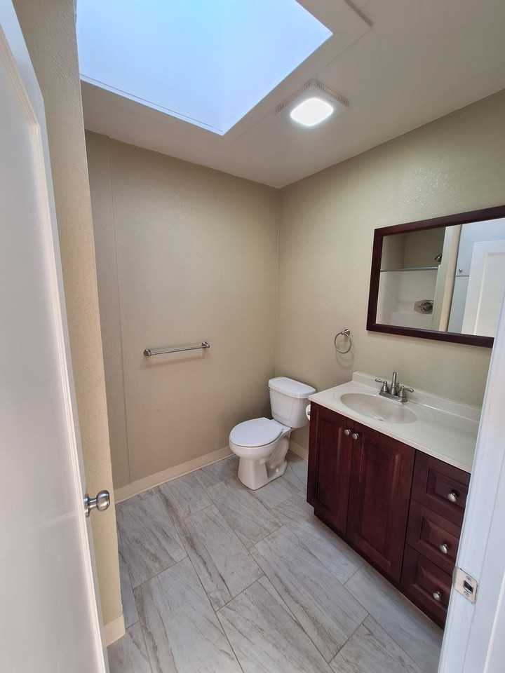 140 N Lakeview St - Photo 7 of 8