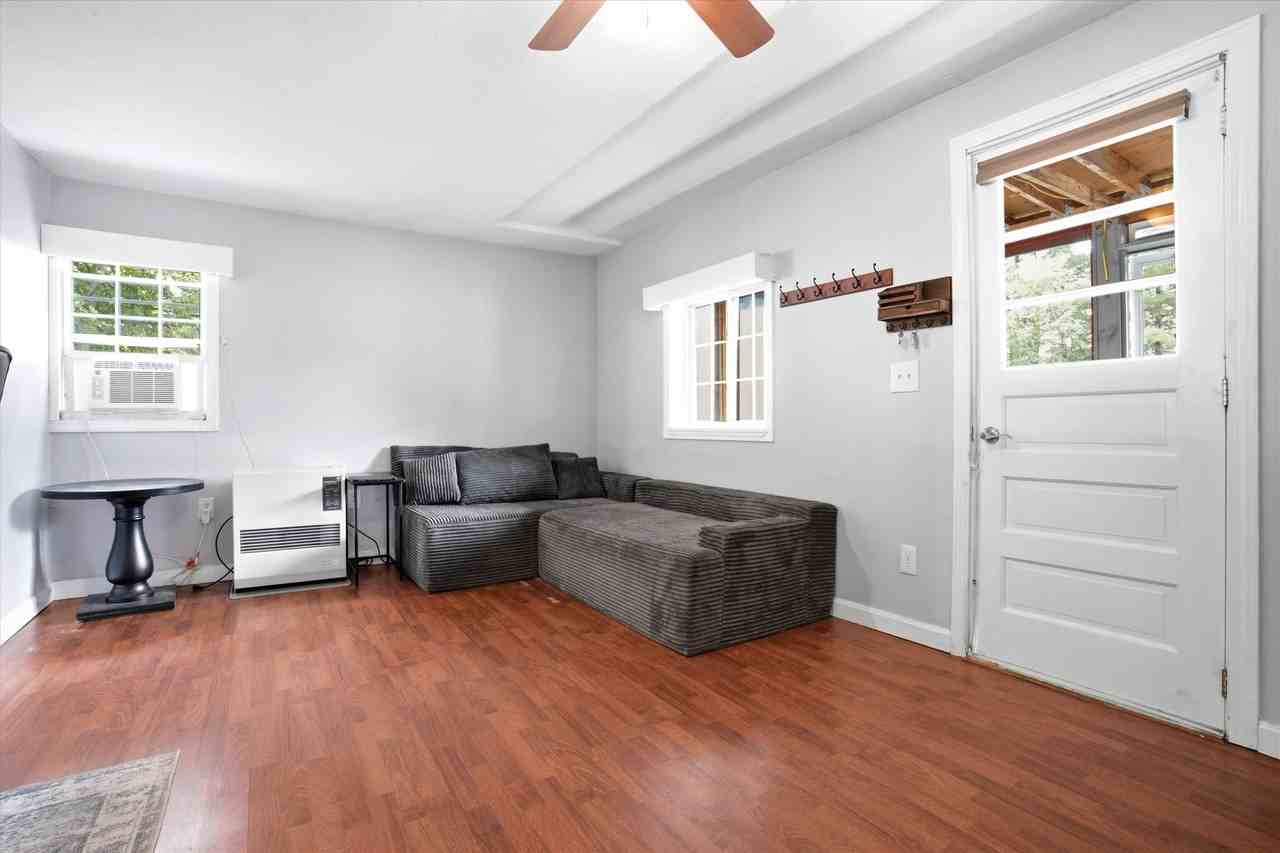 184 Buck St #B - Photo 6 of 12