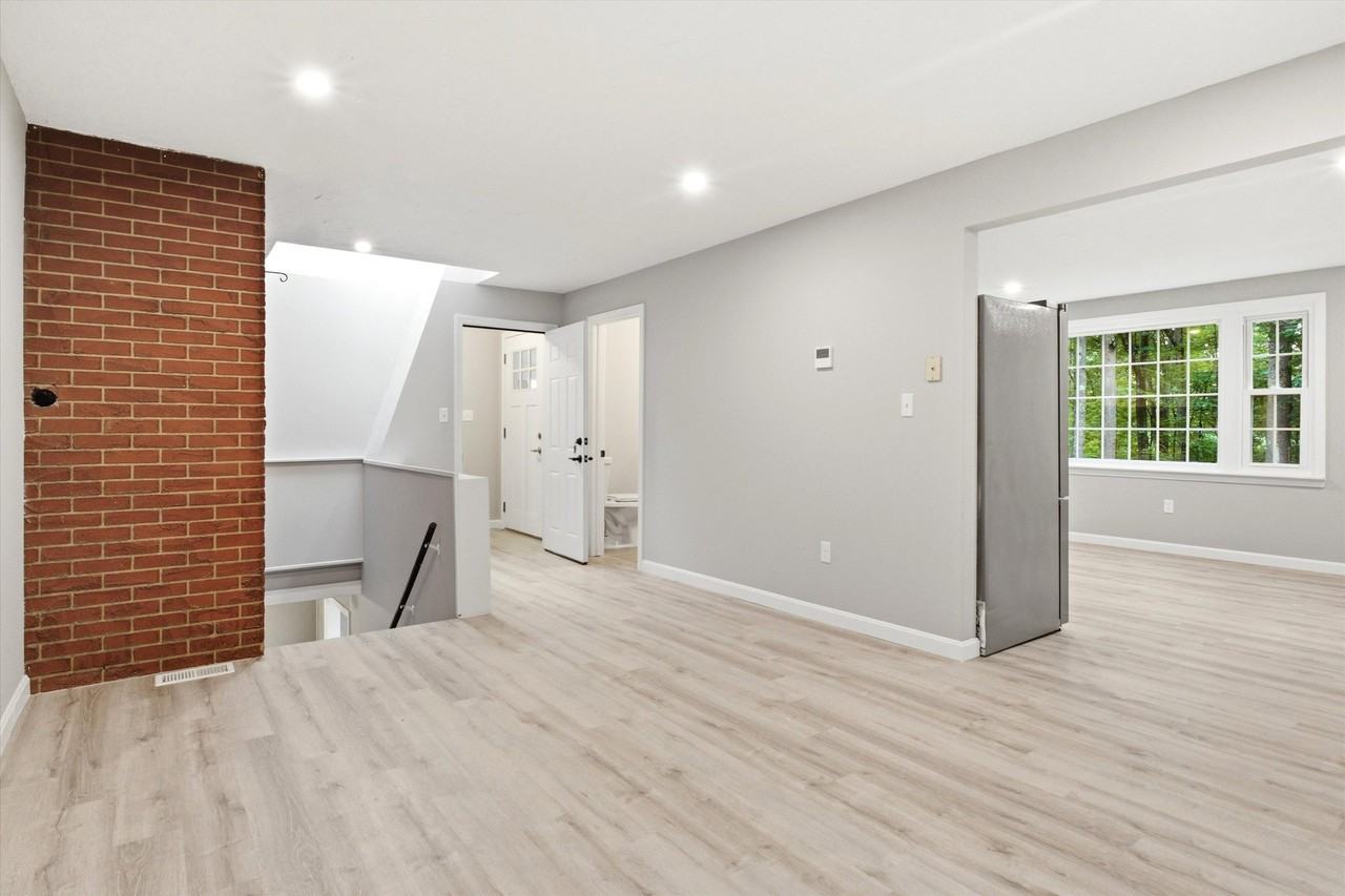 182 Buck St #A - Photo 3 of 15