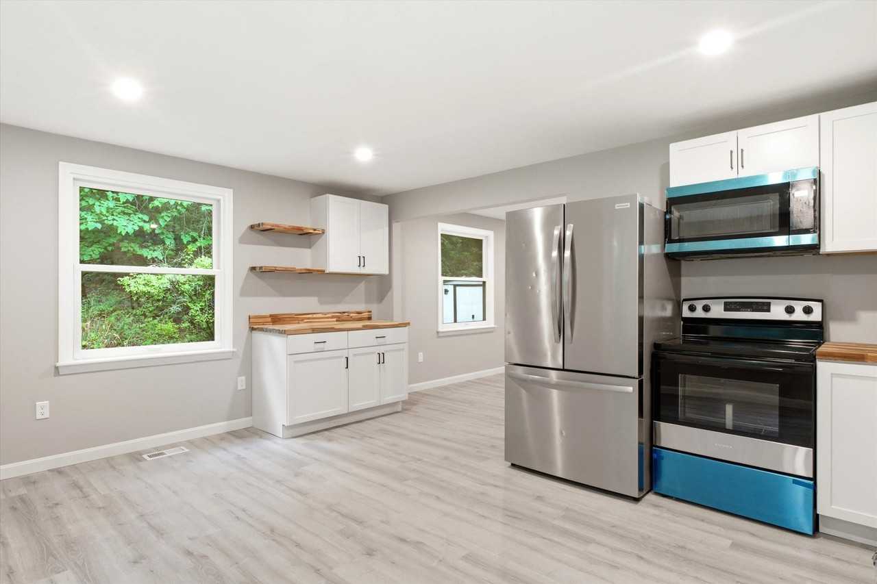 182 Buck St #A - Photo 4 of 15