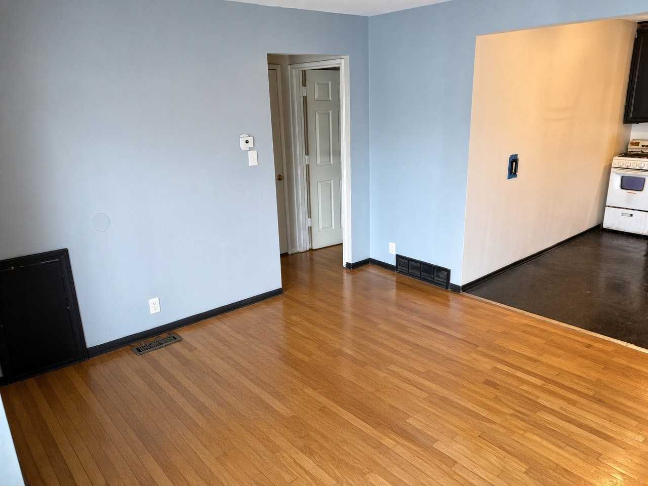 16666-70 Miles St - Photo 3 of 6