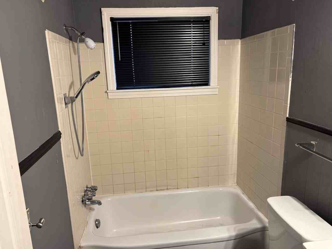16666-70 Miles St - Photo 5 of 6