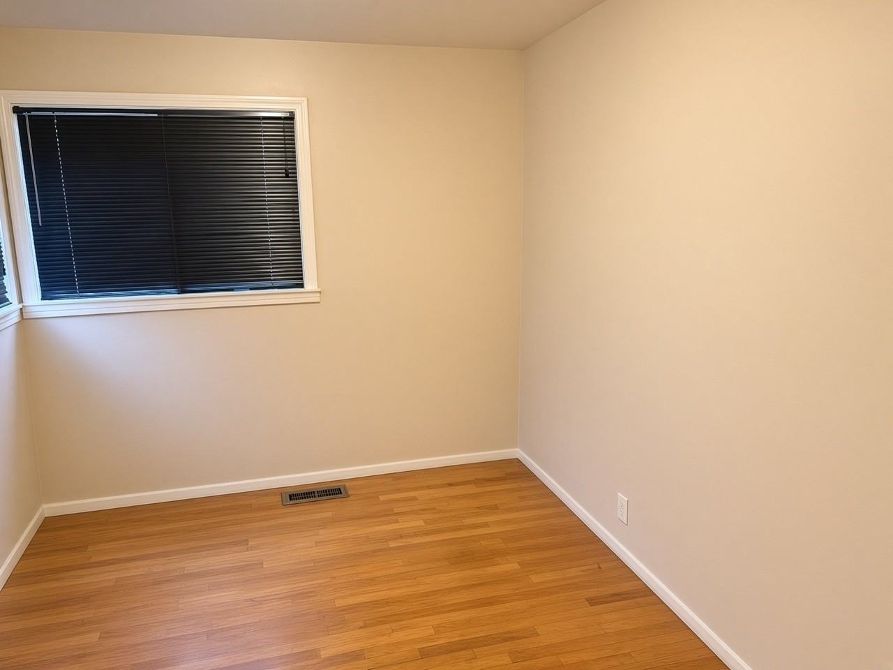 16666-70 Miles St - Photo 6 of 6