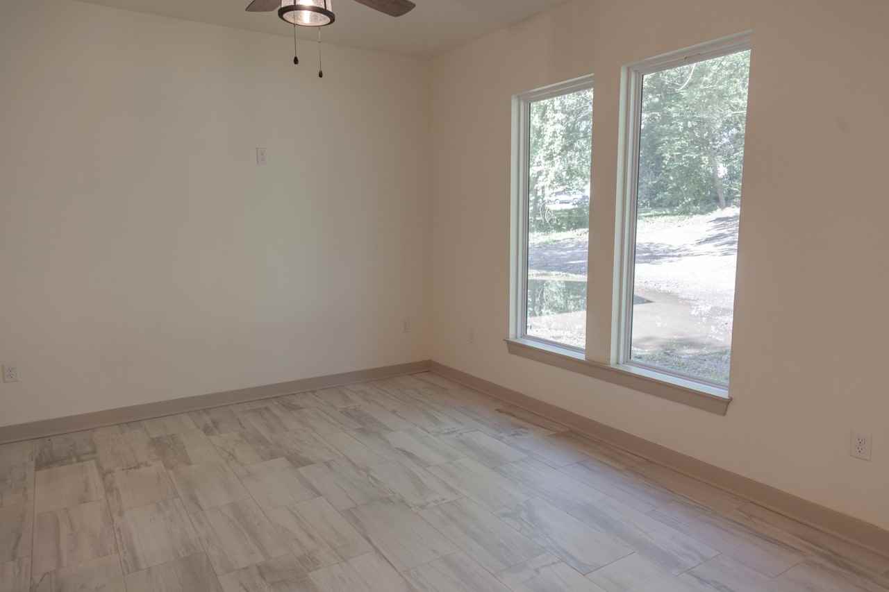 1336 S Pope Ave - Photo 7 of 20