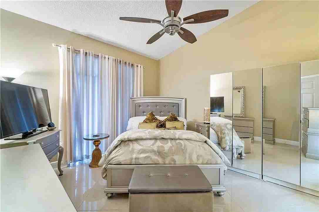 8583 Jade Dr #8583 - Photo 7 of 18
