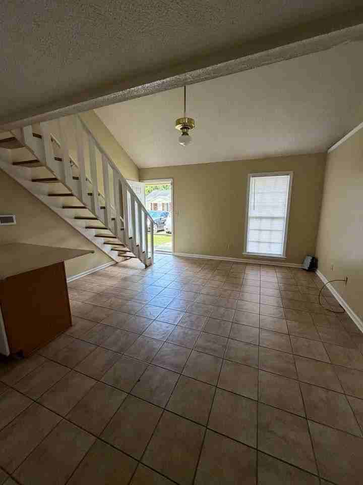 2307 N Davis St #G - Photo 4 of 12