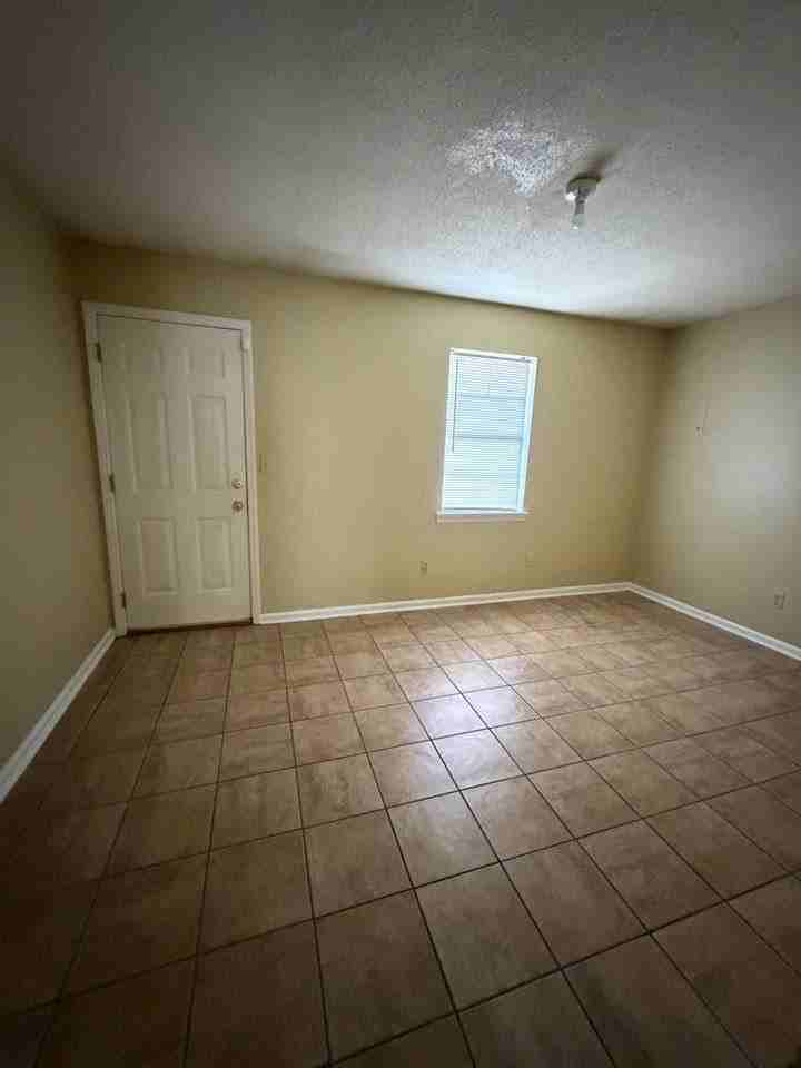 2307 N Davis St #G - Photo 7 of 12