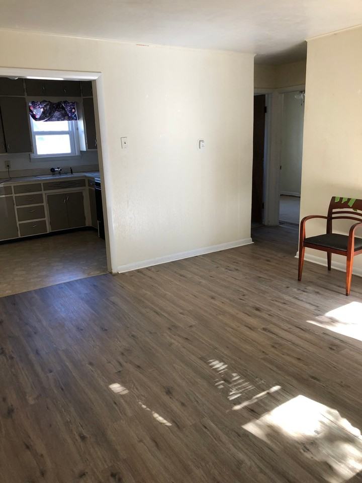 204 W 9th St #204 - Photo 4 of 17
