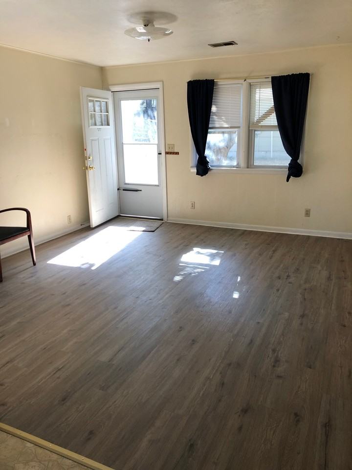 204 W 9th St #204 - Photo 5 of 17