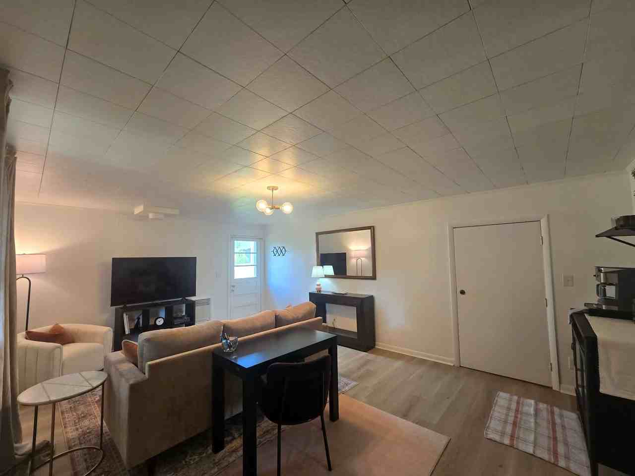 1422 Millbro Cir #B - Photo 2 of 10