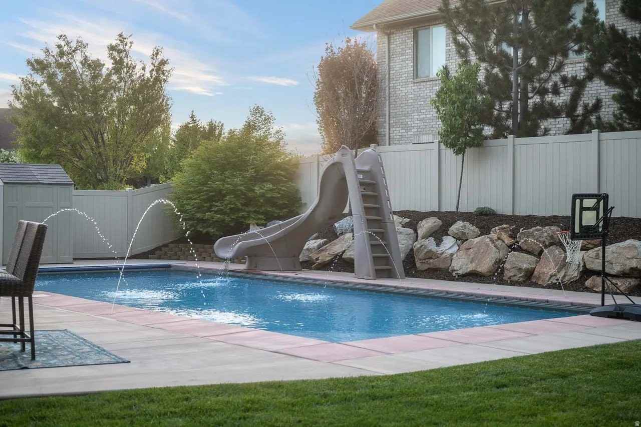 6208 W Skyline Dr N - Photo 2 of 20