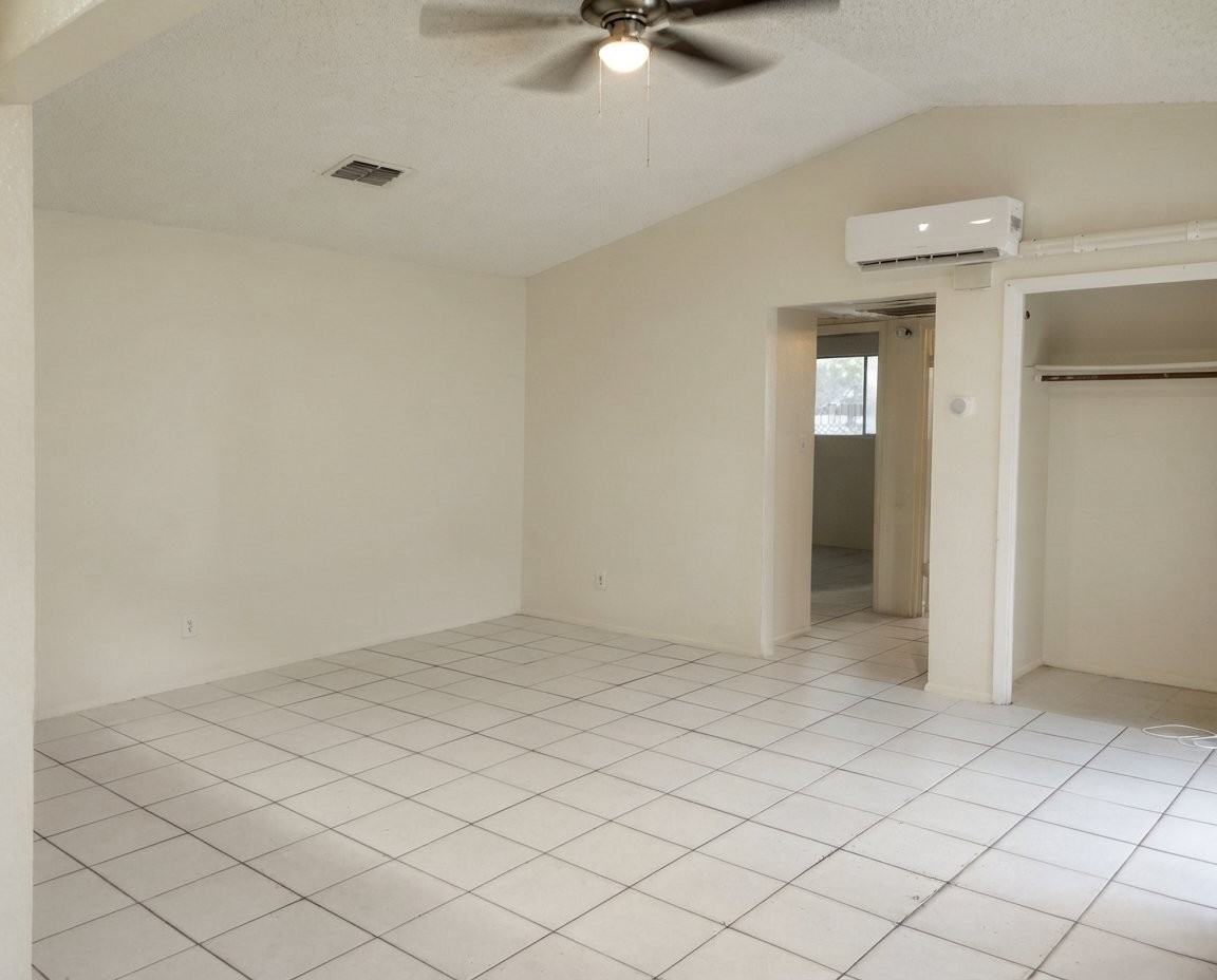 1001 Bird Creek Dr #B - Photo 2 of 8