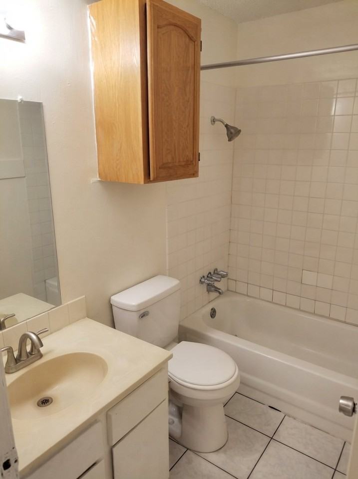 1001 Bird Creek Dr #B - Photo 7 of 8
