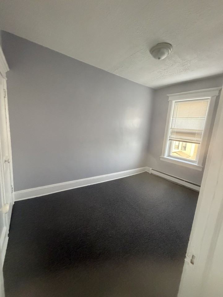 209 Garfield Ave #3L - Photo 2 of 8
