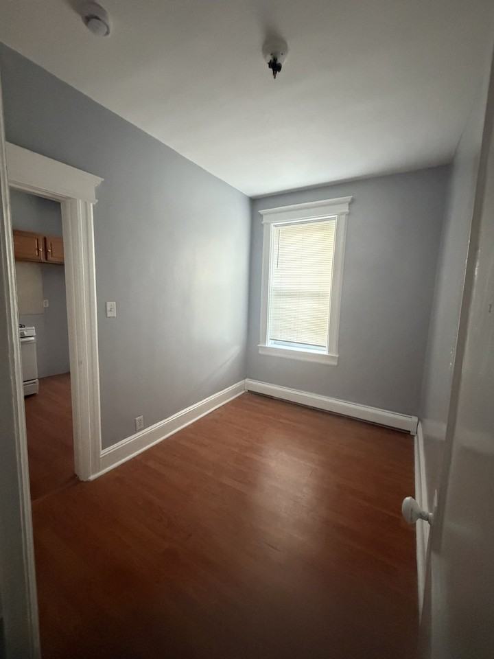 209 Garfield Ave #3L - Photo 7 of 8