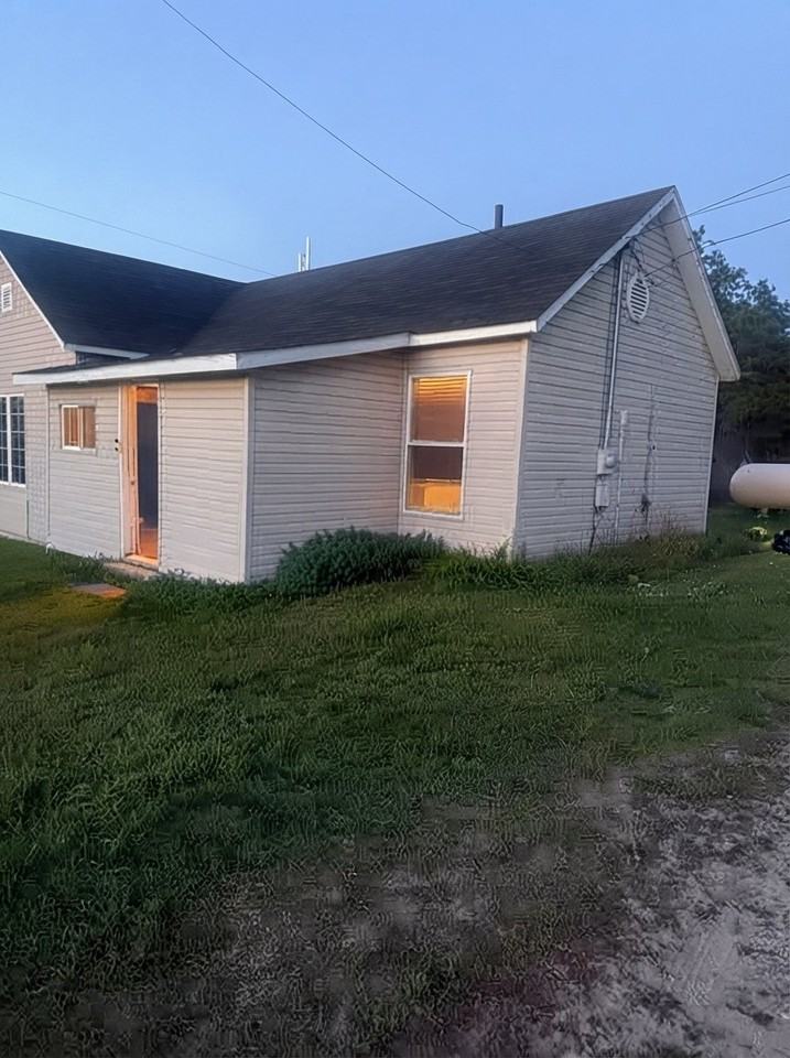 300 E 8th St - Photo 2 of 15
