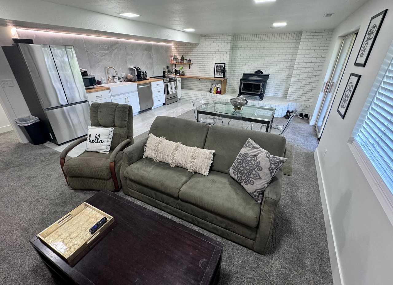 2701 Sky View Dr - Photo 2 of 20