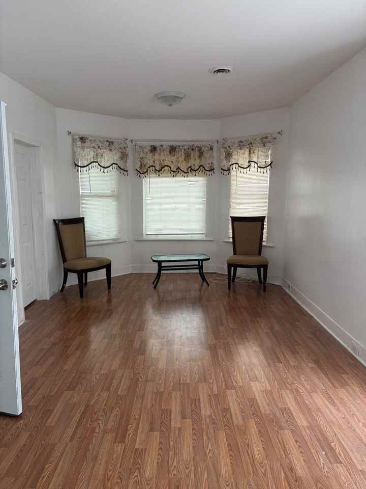 836 Maplewood Ave #2ndFL - Photo 2 of 16