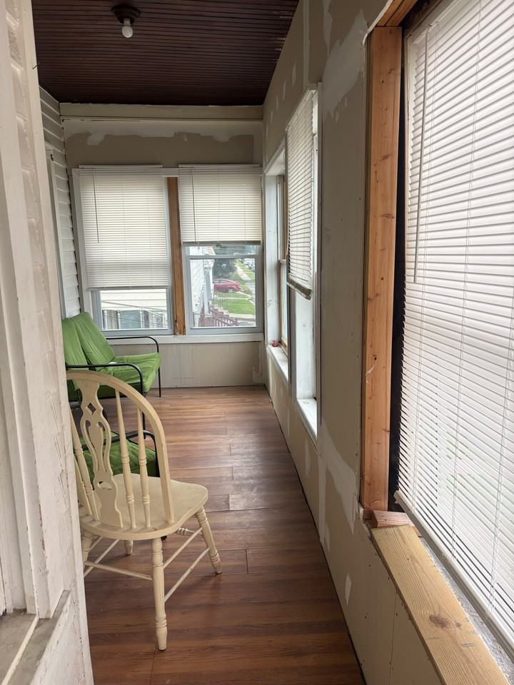 836 Maplewood Ave #2ndFL - Photo 4 of 16