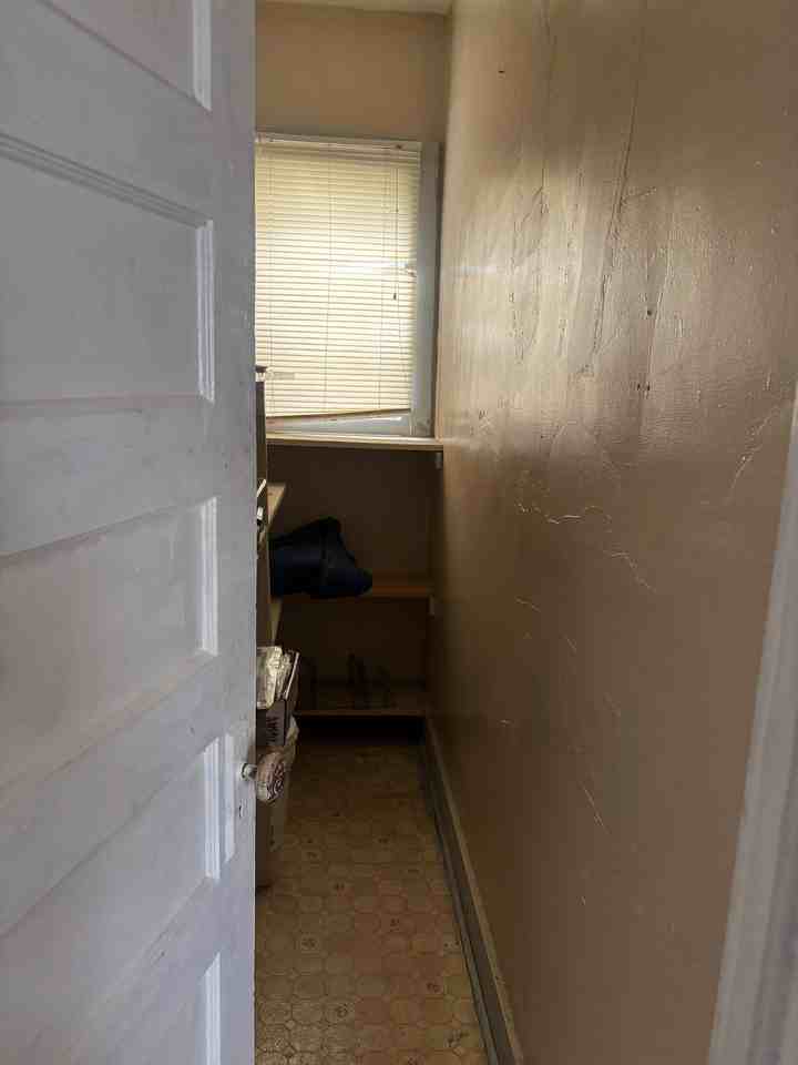 836 Maplewood Ave #2ndFL - Photo 6 of 16