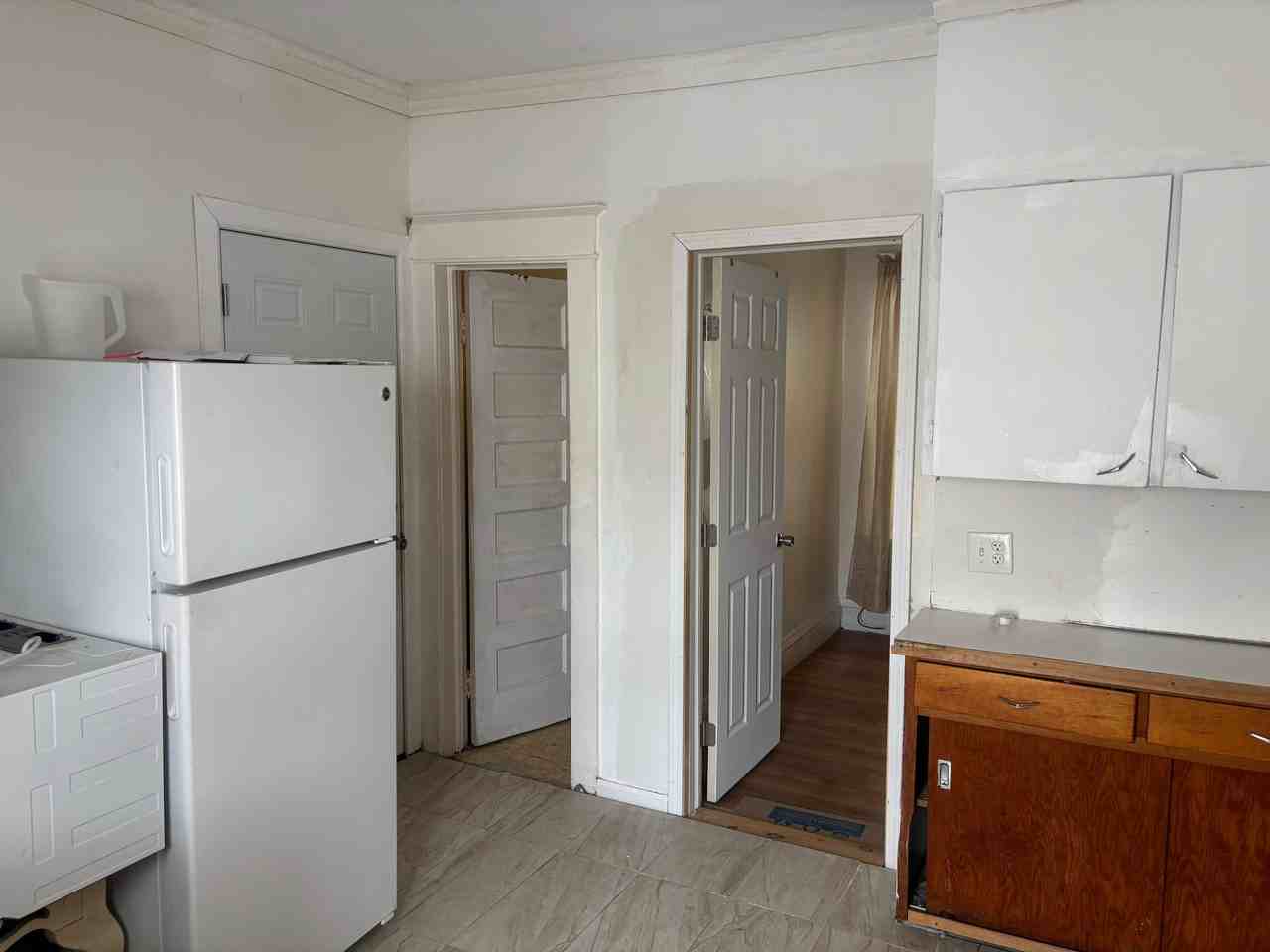 836 Maplewood Ave #2ndFL - Photo 7 of 16