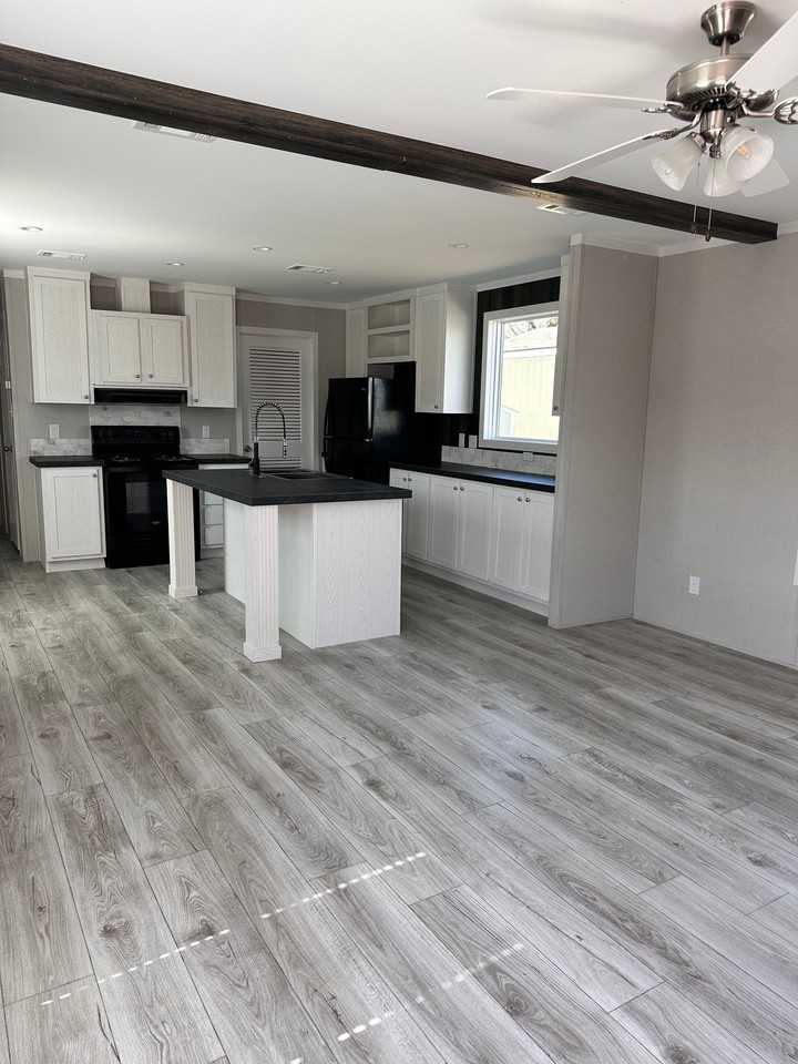 15950 Flores Curv - Photo 2 of 4