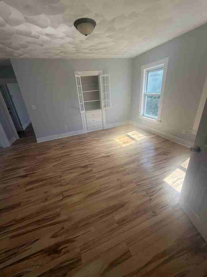 26 Windsor St #2 - Photo 3 of 10
