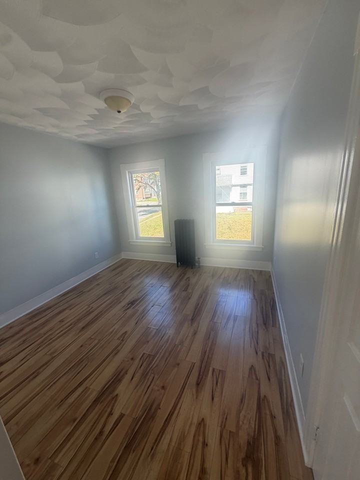 26 Windsor St #2 - Photo 4 of 10