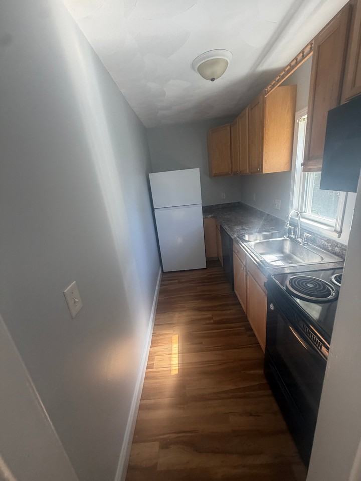 26 Windsor St #2 - Photo 5 of 10