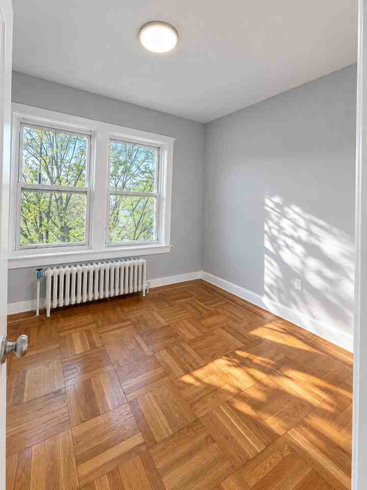 517 W 7th St #402 - Photo 3 of 7