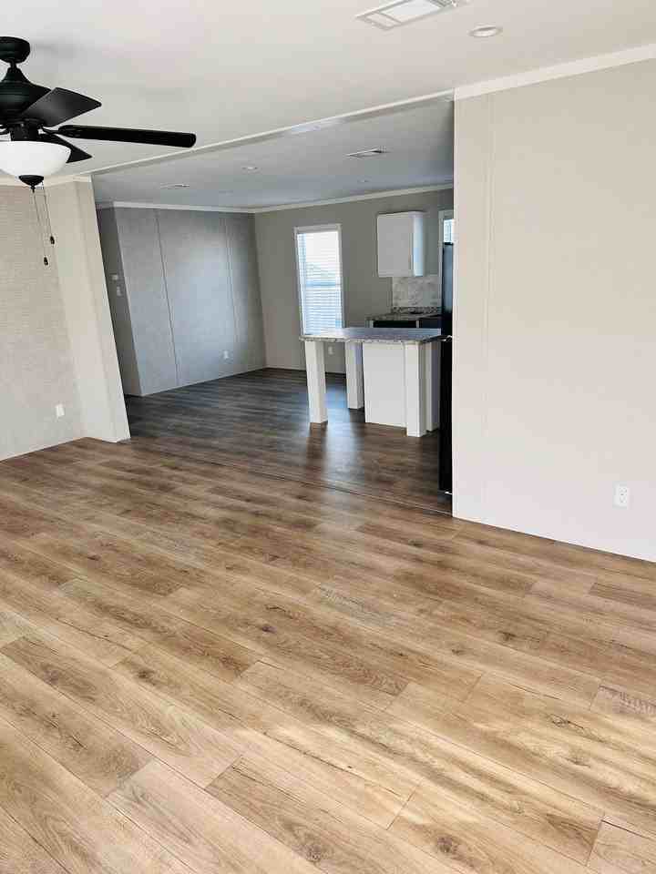16663 Medina Frd - Photo 3 of 6