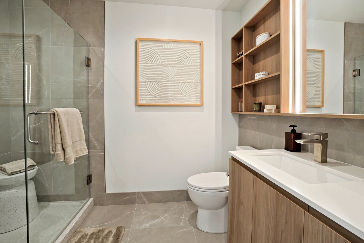 349 N Halsted St - Photo 6 of 9