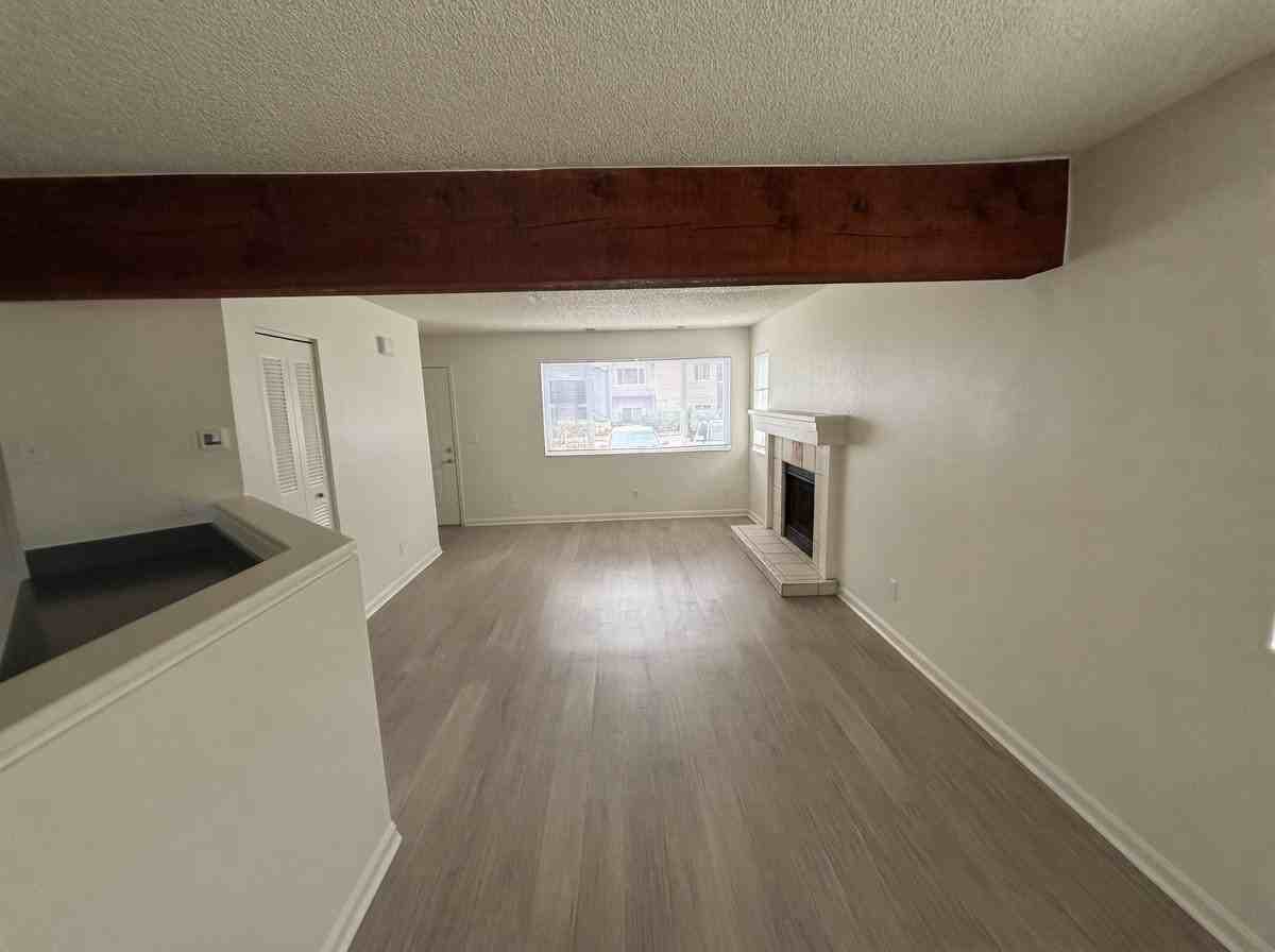 694 Walden Cir - Photo 4 of 13