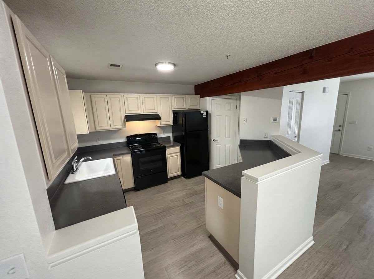 694 Walden Cir - Photo 5 of 13