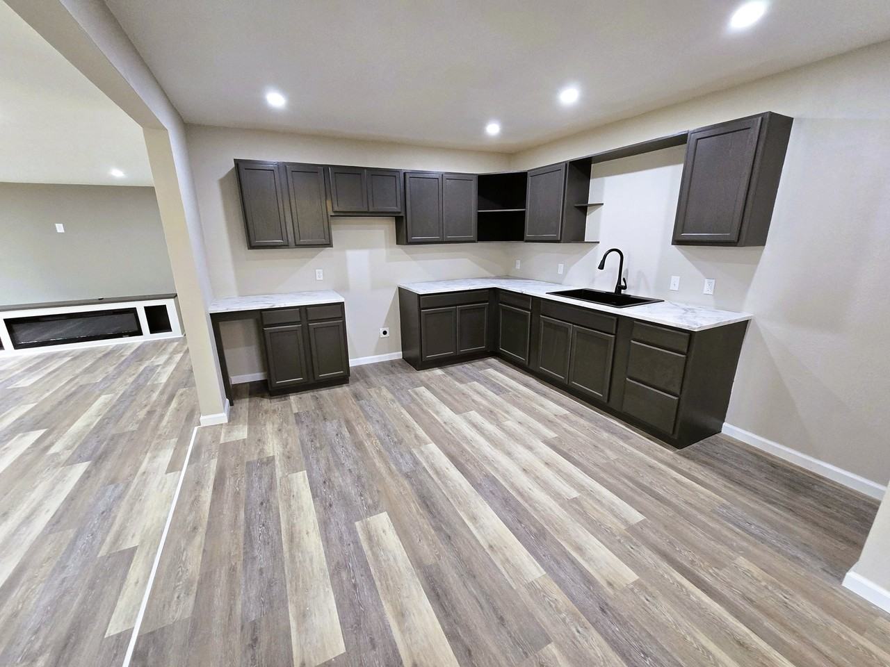 2710 Bowie St - Photo 5 of 11