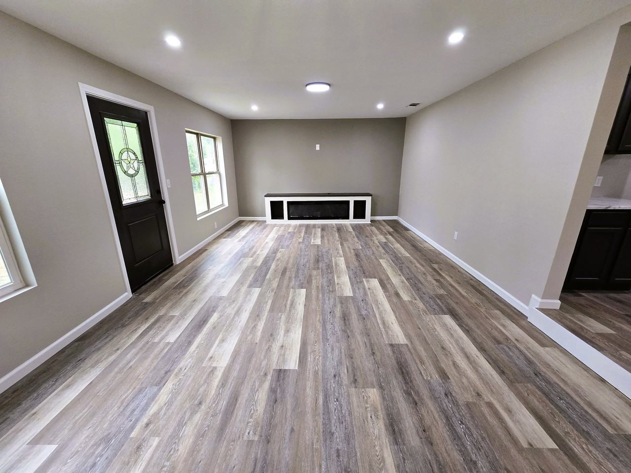 2710 Bowie St - Photo 6 of 11