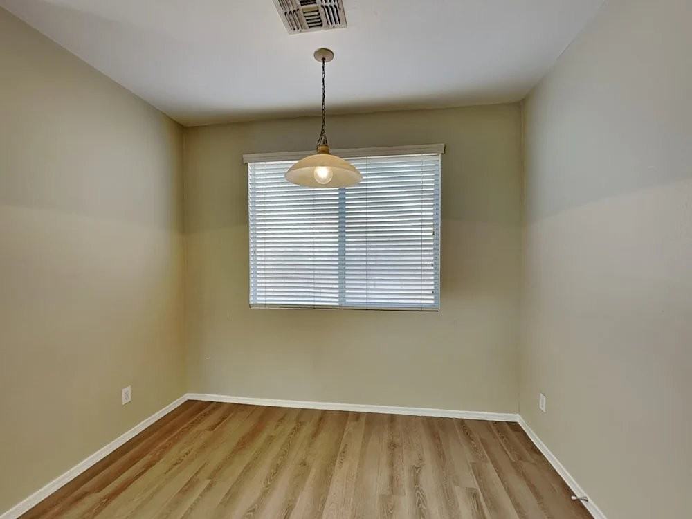 5222 W Fulton St - Photo 3 of 9