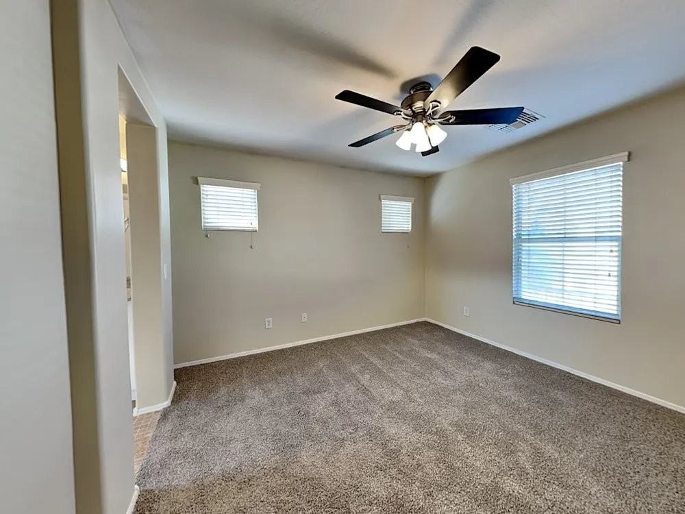 5222 W Fulton St - Photo 4 of 9