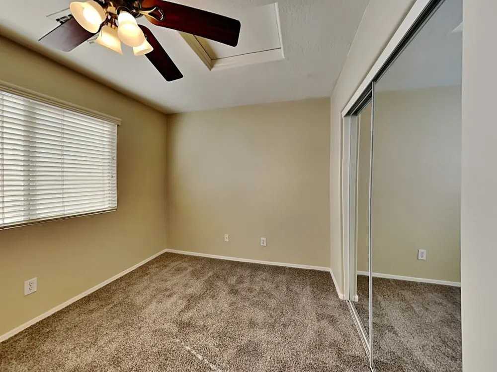 5222 W Fulton St - Photo 5 of 9