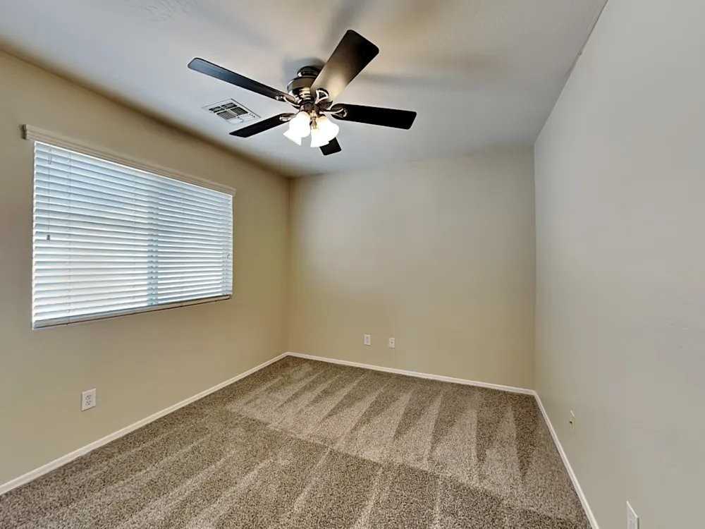 5222 W Fulton St - Photo 6 of 9