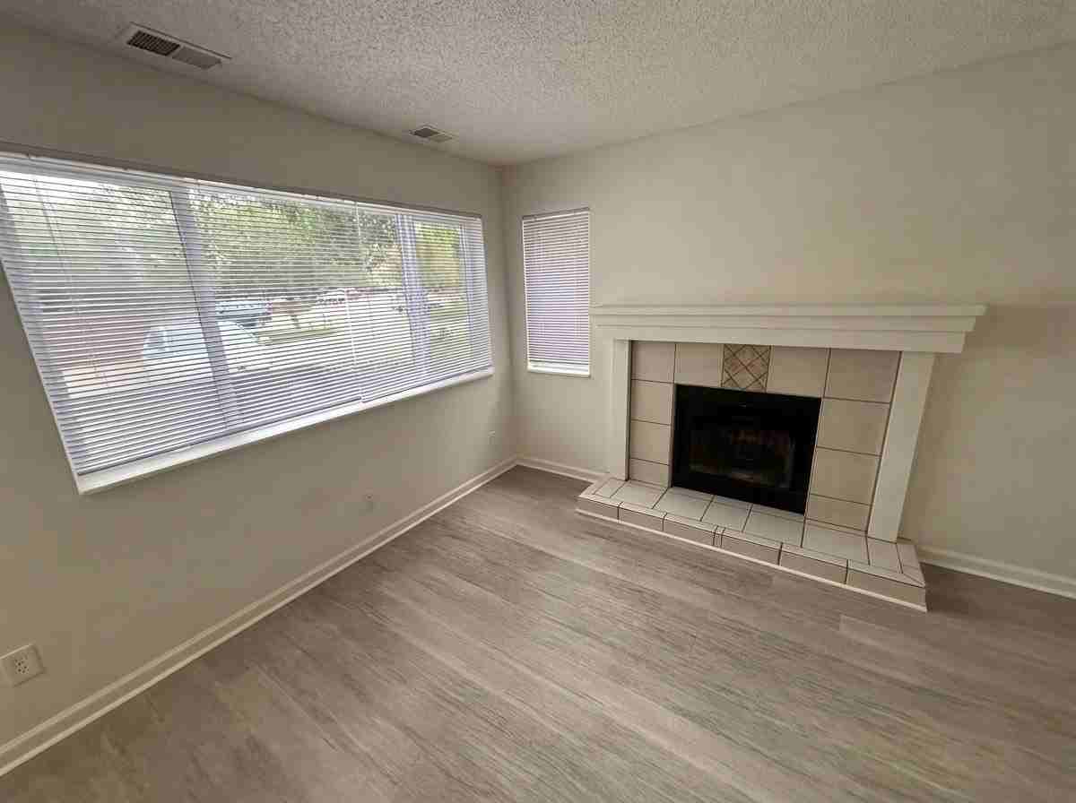 650 Walden Cir - Photo 4 of 15