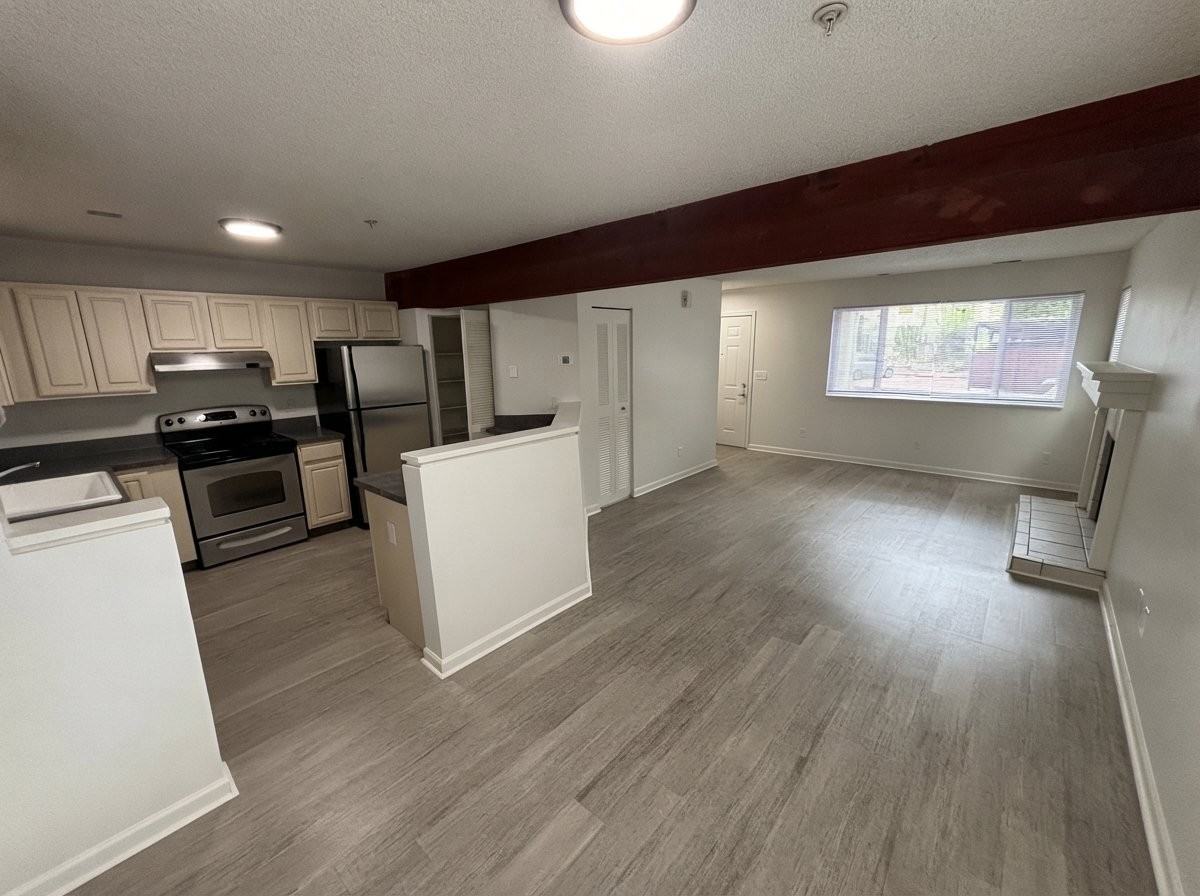 650 Walden Cir - Photo 5 of 15